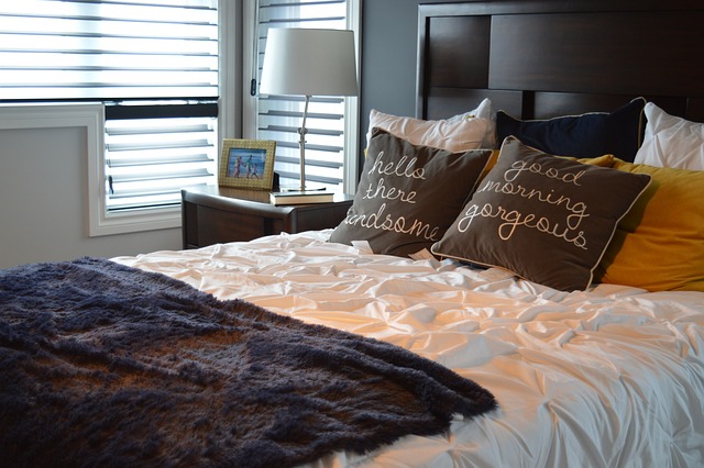 Możesz dowiedzieć się jakie akcesoria do sypialni wybrać - prześcieradła wysokiej jakości dla Twojej całej rodziny!